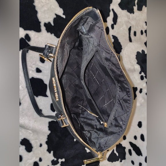 Michael Kors Charlotte Tote - Picture 2 of 6